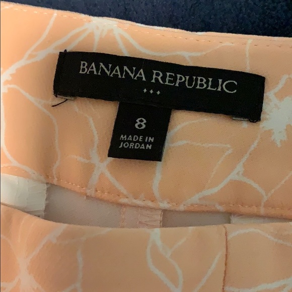 BANANA REPUBLIC SHORTS - Picture 2 of 3